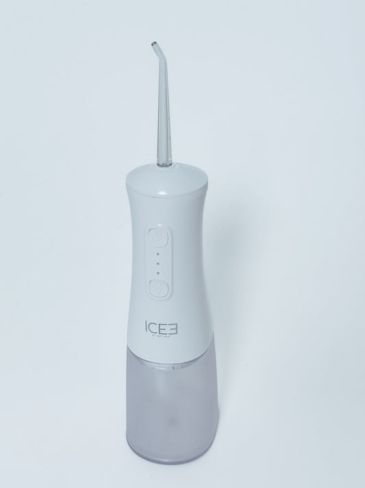 WaterFlossy | White